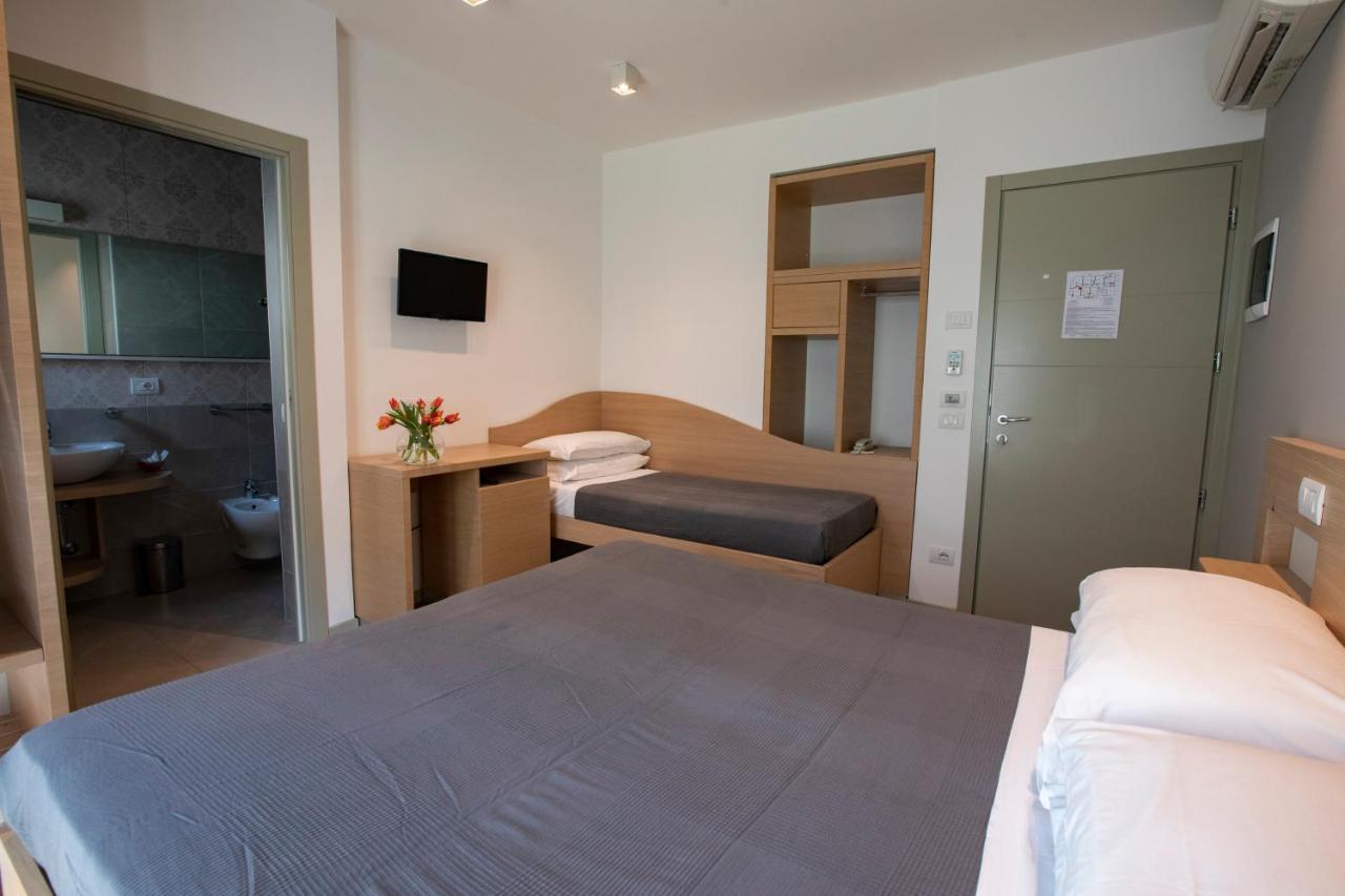 Hotel Liane Riccione Exterior photo